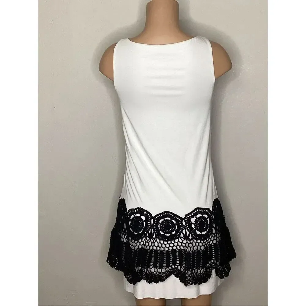 New. Bailey 44 white sleeveless dress with black crochet overlay. Small. Retails